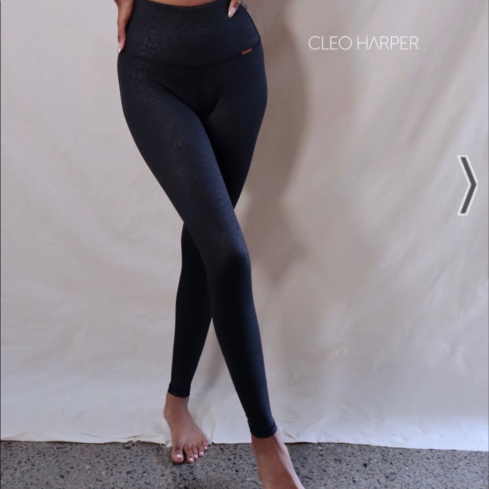 Cleo Harper Reign legging. Size small